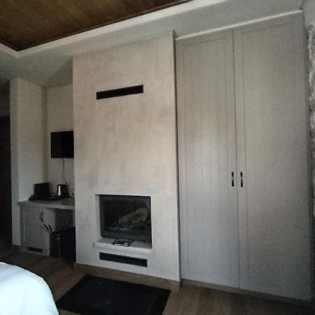 Μikri Arktos Boutique Hotel ดีมิตซานา ภายนอก รูปภาพ